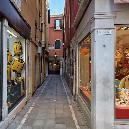 Veneziacentopercento & * Veneza