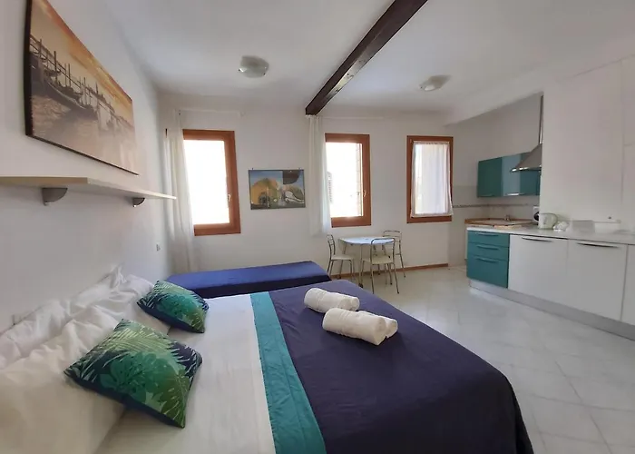 Veneziacentopercento & *